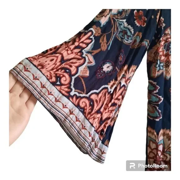 Ecote Gineva Floral Navy Shift Dress - Picture 5 of 5